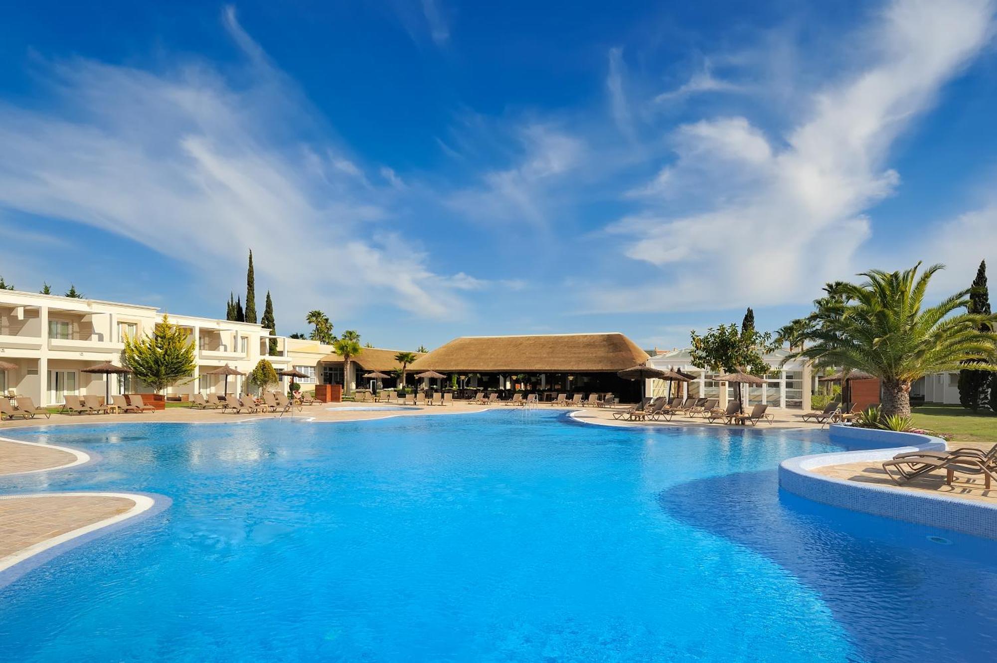 Vincci Resort Costa Golf Chiclana de la Frontera Exterior photo