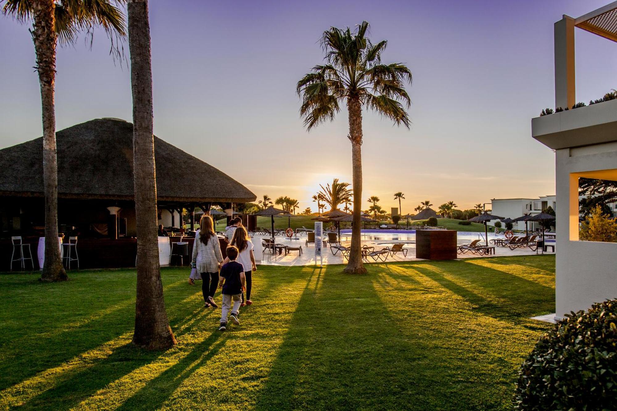 Vincci Resort Costa Golf Chiclana de la Frontera Exterior photo